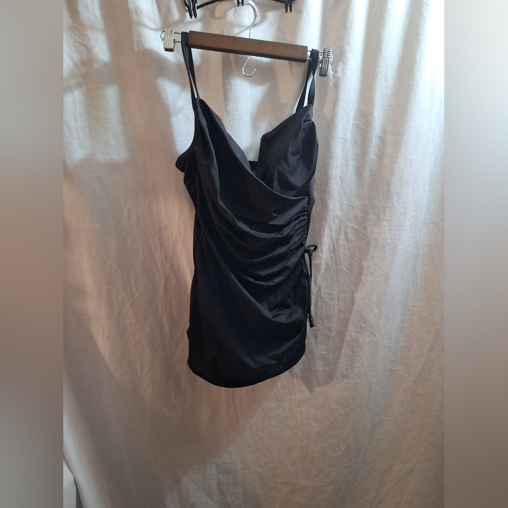Lands End One Piece Swimsuit Ruching On Sides For A Slimmer Look Size 14